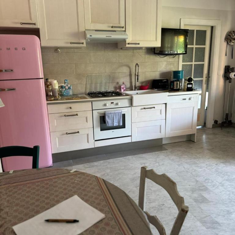 Antibes Peaceful Seaside Getaway 500 m from the Beaches - Appartement 2 Chambres - 8