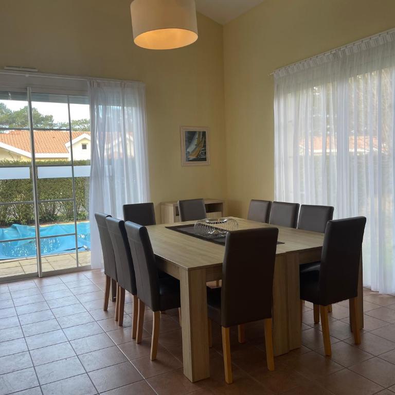 Maison piscine privée et collective Golf Gujan - Maison 4 Chambres - 11