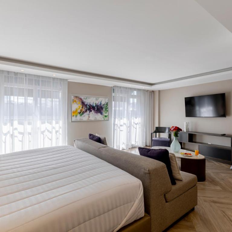 Isaaya Hotel Boutique by WTC - Deluxe 1 King - 32