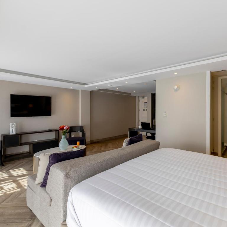 Isaaya Hotel Boutique by WTC - Deluxe 1 King - 26