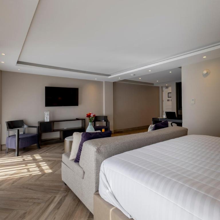 Isaaya Hotel Boutique by WTC - Deluxe 1 King - 35