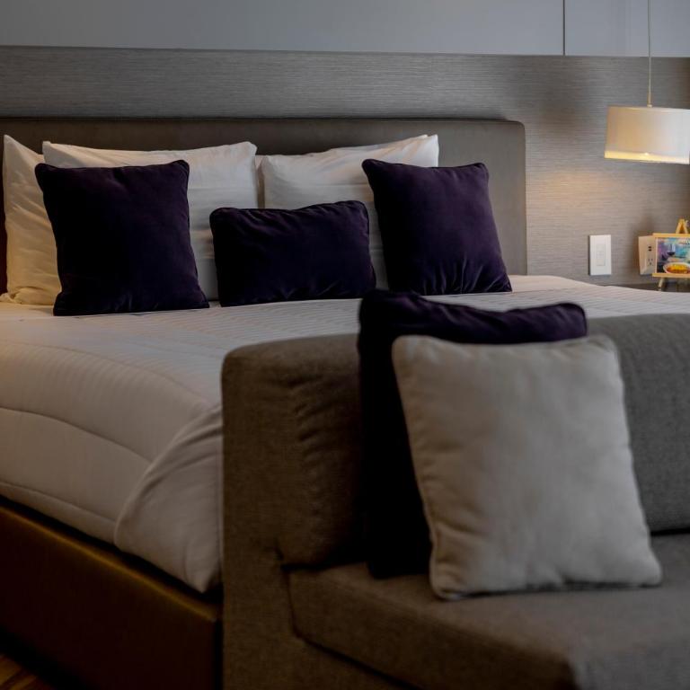 Isaaya Hotel Boutique by WTC - Deluxe 1 King - 37