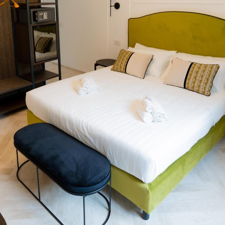 Marmori Suites Cagliari - Camera Queen con Vasca Idromassaggio - 6