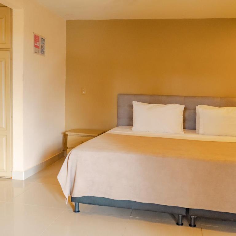Mansión by Bernalo Hotels - Habitación con cama extragrande y balcón - 8