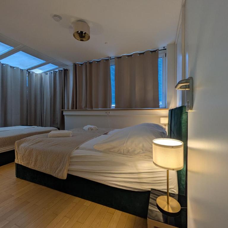 Munich Large Apartment 155 qm with 4 Bedrooms top located 1 to 12 guests - Four-Bedroom Apartment - 43