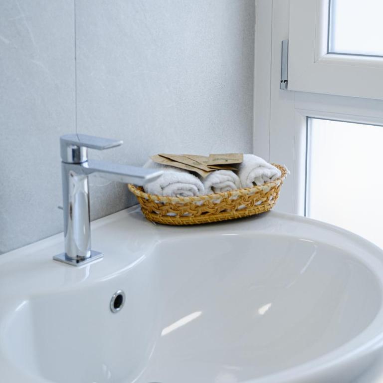 GuestHouse Appia478 - ChiacchioPM - Camera Matrimoniale con Bagno Privato - 7