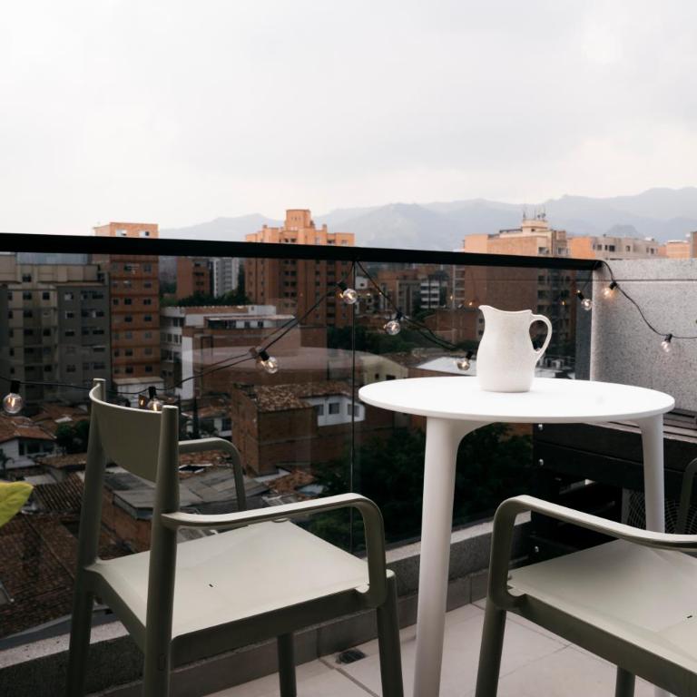 Modern Paisa Inspired Apt in Laureles - One-Bedroom Apartment - 11