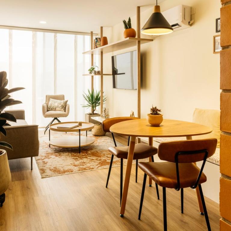 Modern Paisa Inspired Apt in Laureles - One-Bedroom Apartment - 12