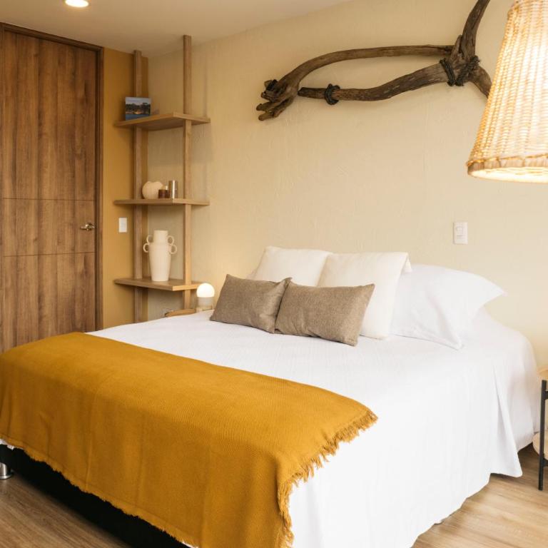 Modern Paisa Inspired Apt in Laureles - One-Bedroom Apartment - 43