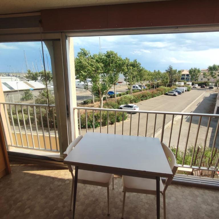 APPARTEMENT DE VACANCES A LA MER DANS RESIDENCE SECURISEE - Apartment - 3