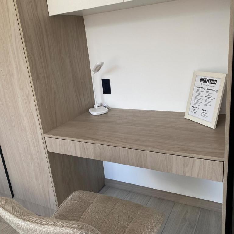 Amplio estudio con balcón en zona exclusiva - Room #1585833801 - 7