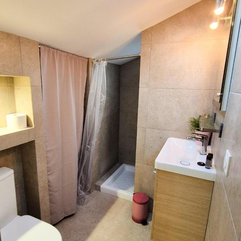 Charmante maison au calme - Piscine - Jardin - Parking - à 30min de Nice - Appartamento - 37