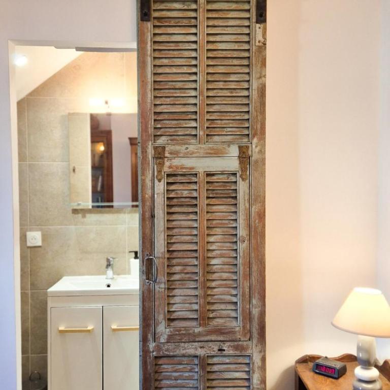 Charmante maison au calme - Piscine - Jardin - Parking - à 30min de Nice - Appartamento - 57