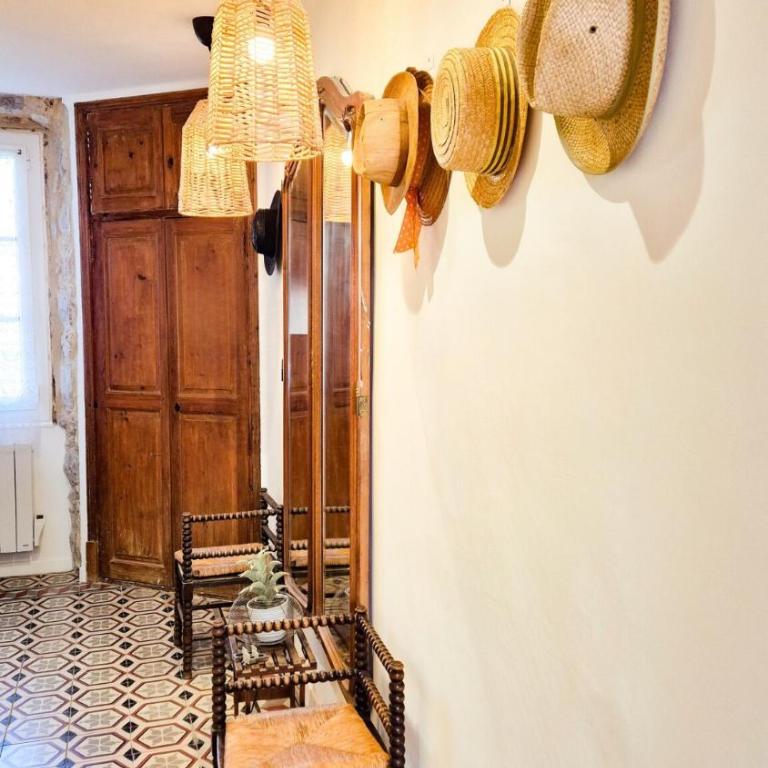 Charmante maison au calme - Piscine - Jardin - Parking - à 30min de Nice - Appartamento - 63
