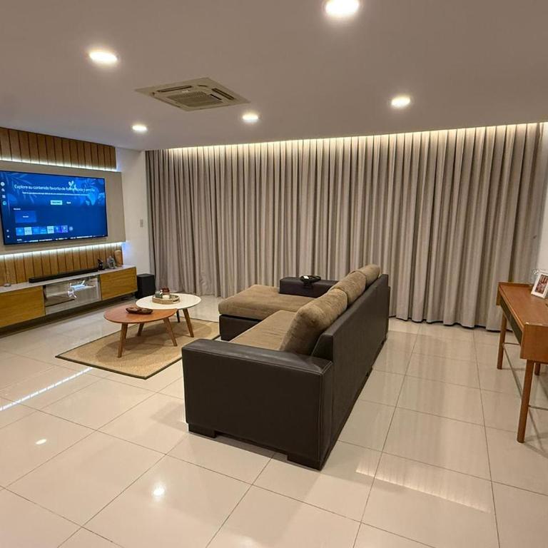 Luxury 1BR, Parking , Shopping Area - One-Bedroom Apartment - 5