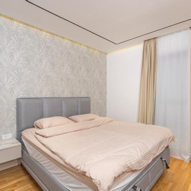 Lana apartment Rafailovići, Budva-100m beach& garage - One-Bedroom Apartment - 16