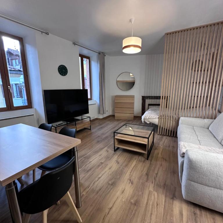 Studio moderne en plein coeur du centre ville - Apartamento de 1 dormitorio - 5