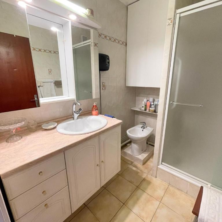Spacious air conditionned apartment with balcony - Appartement - 18