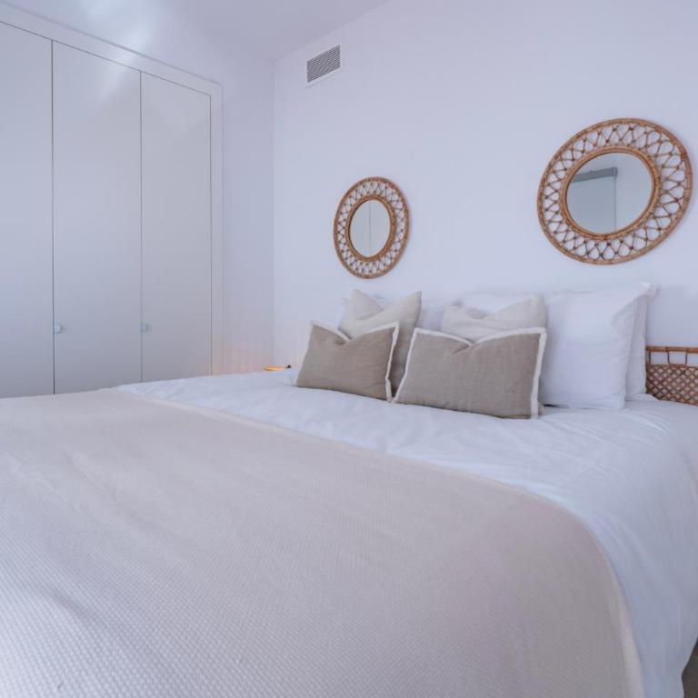 Modern Luxurious 3-Bedroom Residence with Resort Amenities - Apartamento - 15