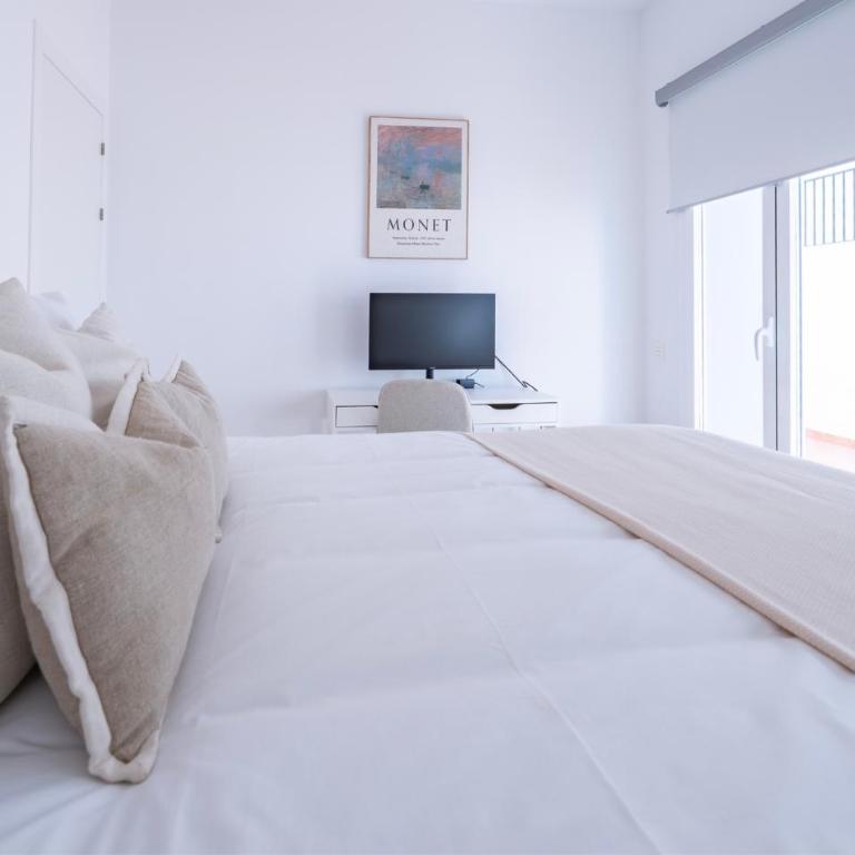 Modern Luxurious 3-Bedroom Residence with Resort Amenities - Apartamento - 18