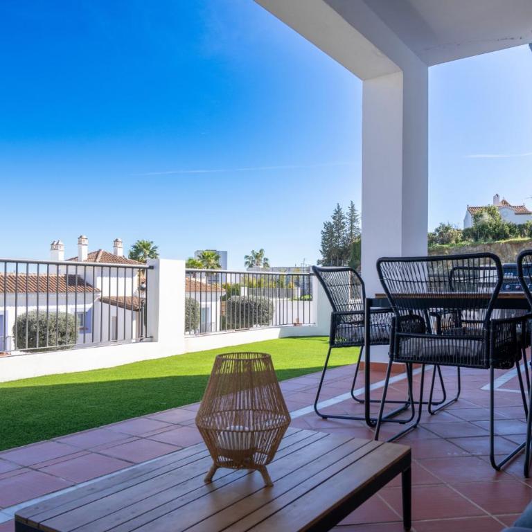 Modern Luxurious 3-Bedroom Residence with Resort Amenities - Apartamento - 20
