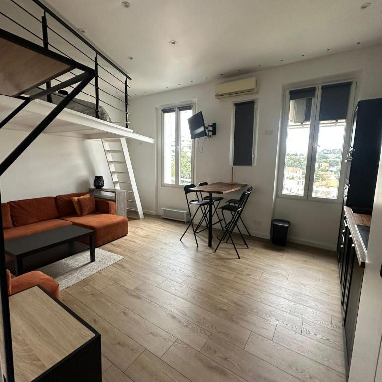 Studio cosy, 8 min à pied du Palais et de la Plage - Appartement 2 Chambres - 1