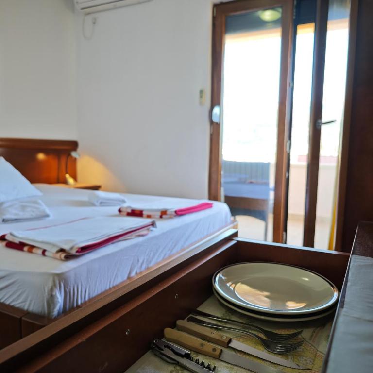 Villa Krivokapić Budva - Dvokrevetna Soba sa Bračnim Krevetom i Pogledom na More - 1