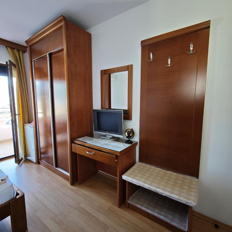 Villa Krivokapić Budva - Dvokrevetna Soba sa Bračnim Krevetom i Pogledom na More - 4