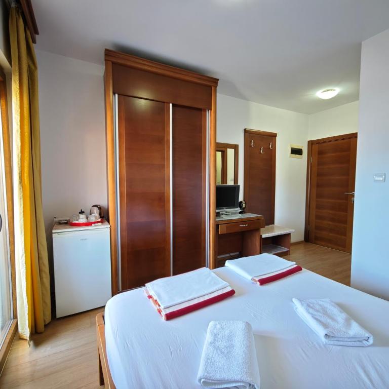 Villa Krivokapić Budva - Dvokrevetna Soba sa Bračnim Krevetom i Pogledom na More - 2