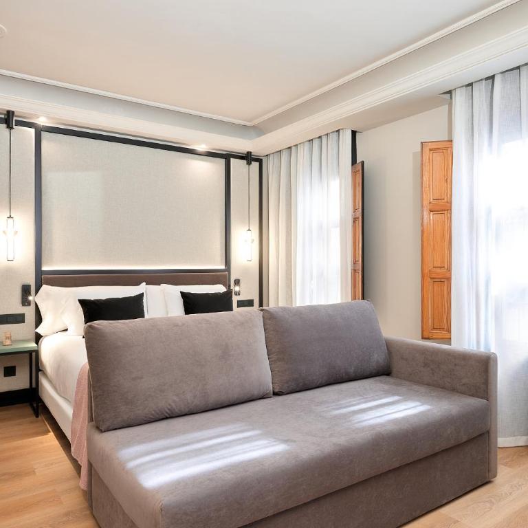 Boutique Hotel Luna Triunfo Granada - Triple Room Puerta Elvira - 1