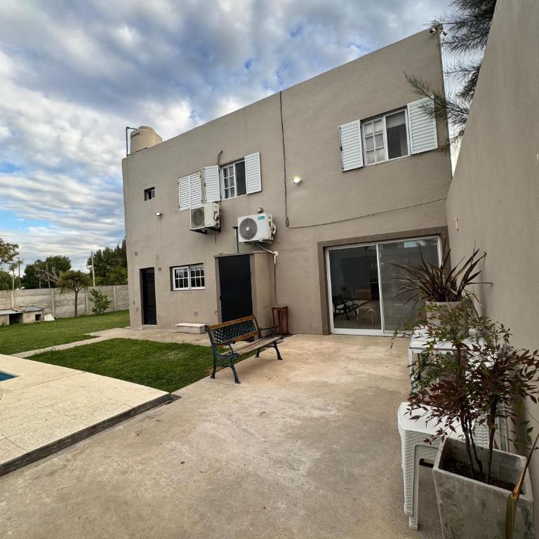 City Bell La plata Casa con pileta 13 personas - Room #1585862301 - 7