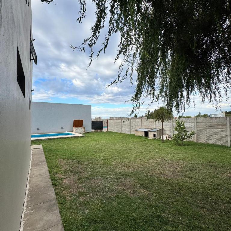 City Bell La plata Casa con pileta 13 personas - Room #1585862301 - 15