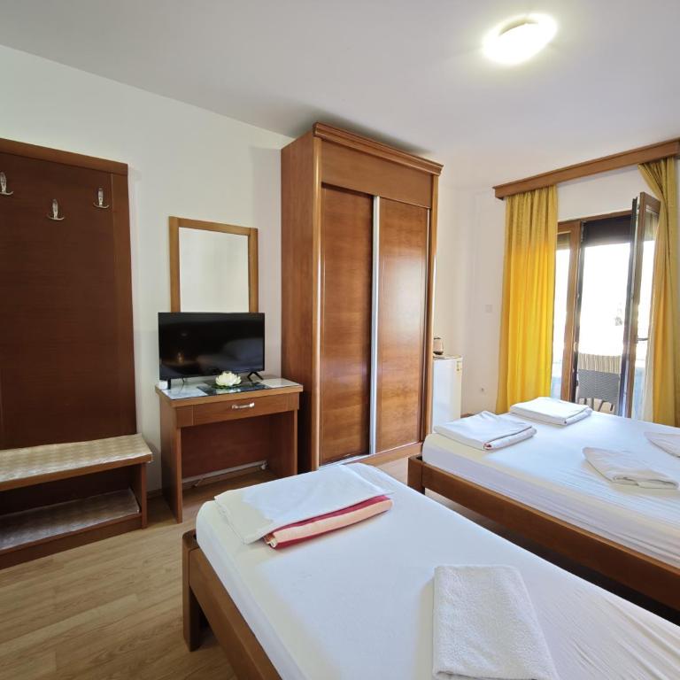 Villa Krivokapić Budva - Trokrevetna Soba sa Terasom - 2
