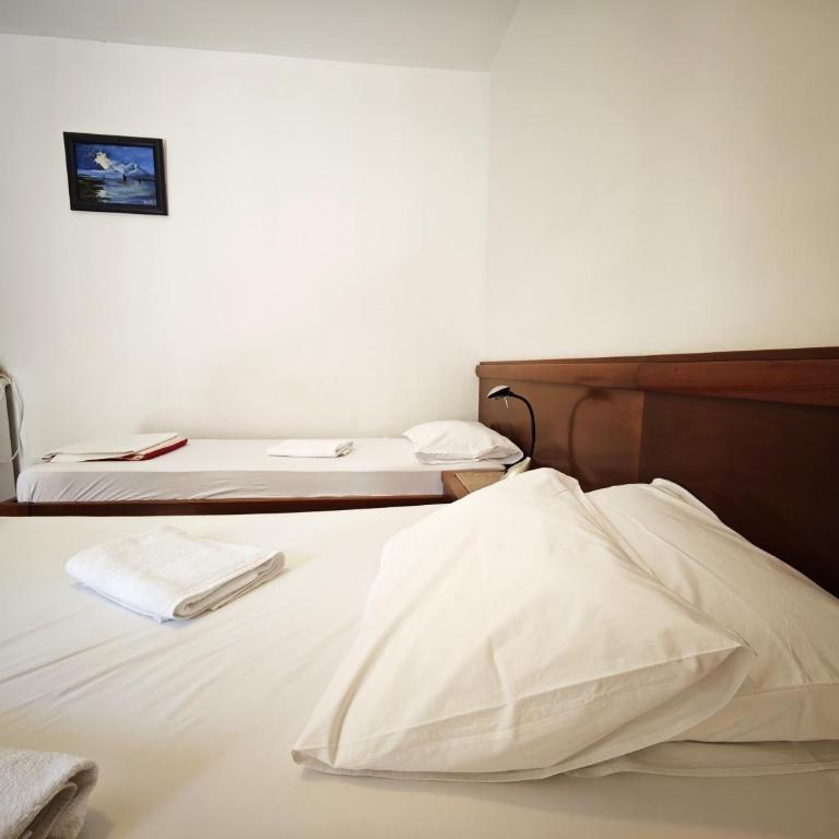 Villa Krivokapić Budva - Trokrevetna Soba sa Terasom - 1