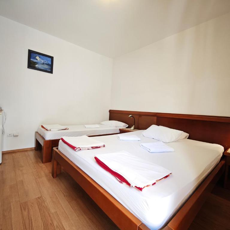 Villa Krivokapić Budva - Trokrevetna Soba sa Terasom - 6