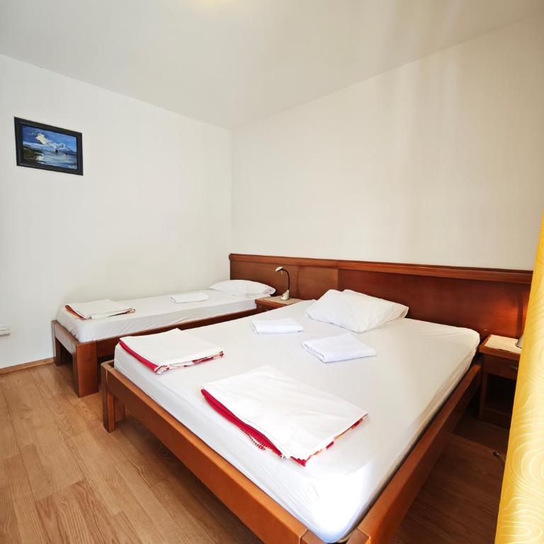 Villa Krivokapić Budva - Trokrevetna Soba sa Terasom - 4