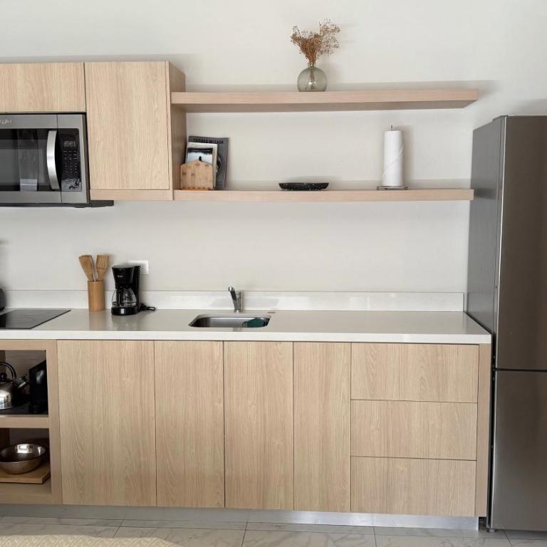 Rooftop Escape • Walk to Beach • Luxury Suite - Apartamento - 10