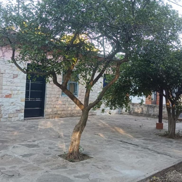 Casa Privada con Pileta, quincho y Parking Gratis en Altos - Three-Bedroom House - 8