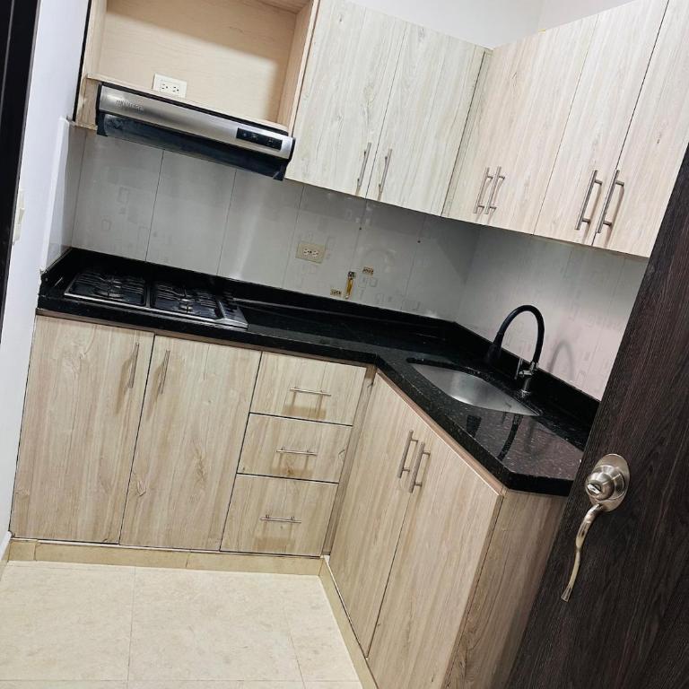 Studio apartment in Laureles, ideal central location - Apartamento de 1 dormitorio - 1