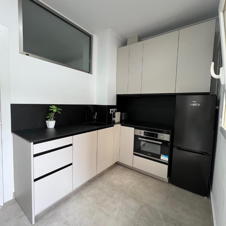 Chamberí Loft Madrid - One-Bedroom Apartment - 7