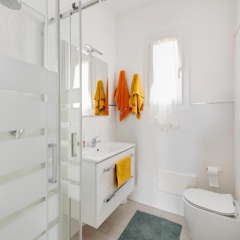 Patio, air conditioning and communal pool - Appartamento con 1 Camera da Letto - 21