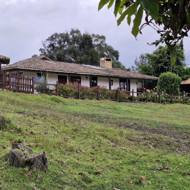 Finca en Subachoque paz y naturaleza - Casa de 4 dormitorios - 1