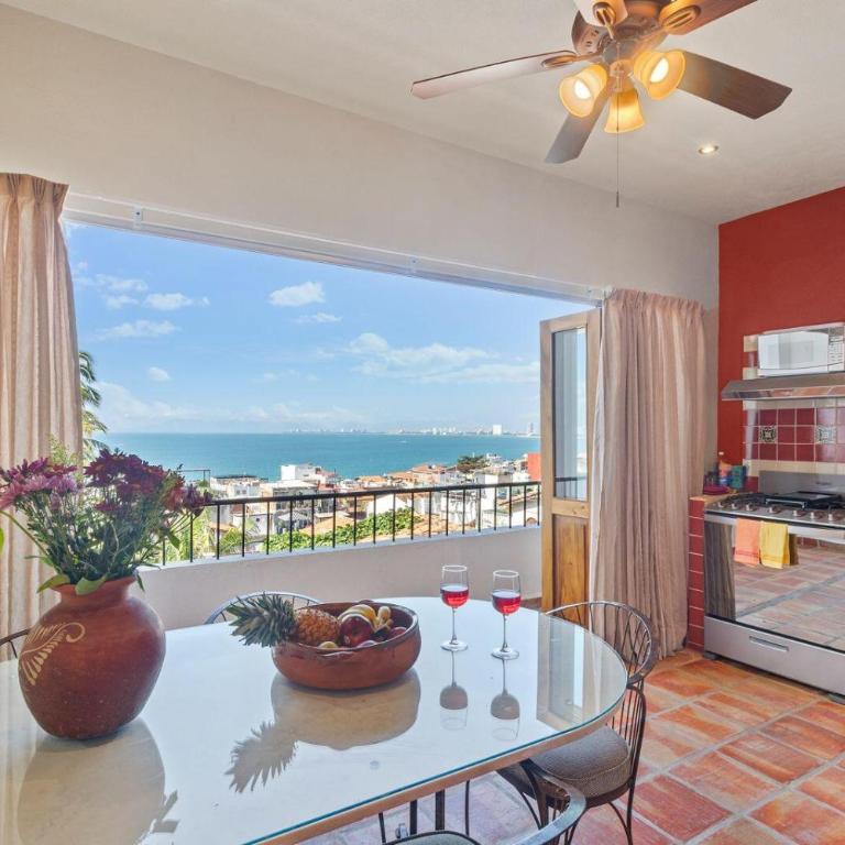 Private Oceanview Retreat, Steps to Malecon & Zona Romantica - Casa de 7 dormitorios - 13