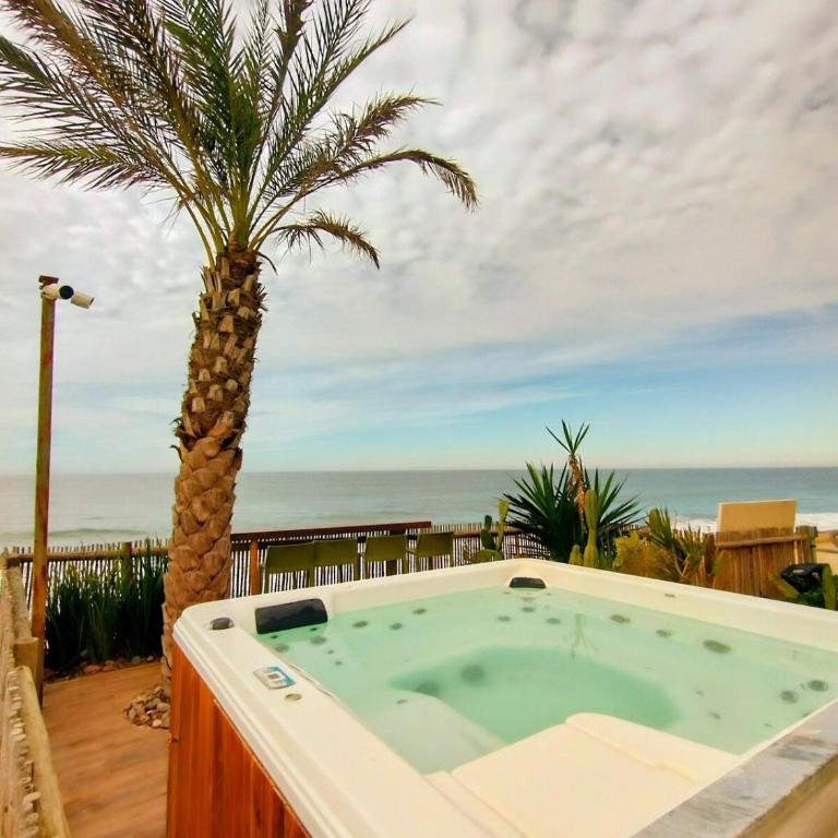 Beachfront apartment with private Jacuzzi - Apartamento de 2 dormitorios con balcón y vistas al mar - 11