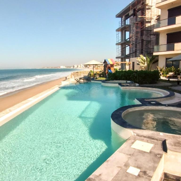 Beachfront apartment with private Jacuzzi - Apartamento de 2 dormitorios con balcón y vistas al mar - 83