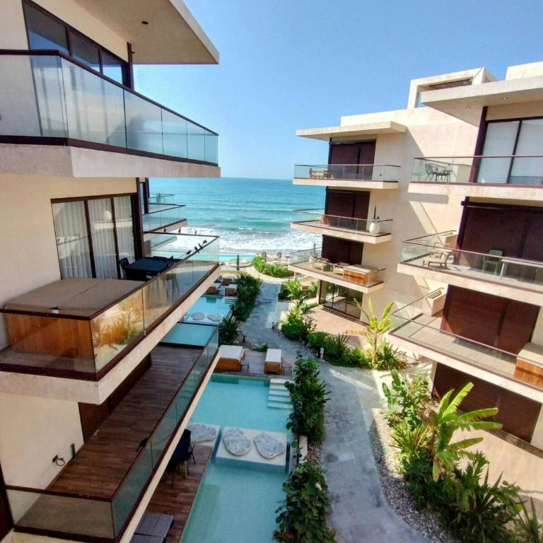 Beachfront apartment with private Jacuzzi - Apartamento de 2 dormitorios con balcón y vistas al mar - 88