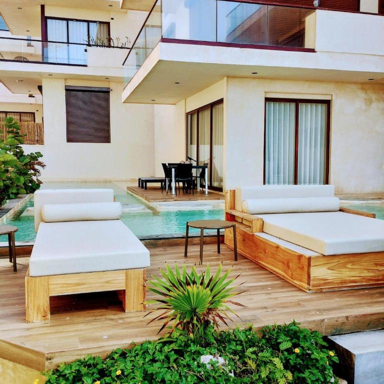 Beachfront apartment with private Jacuzzi - Apartamento de 2 dormitorios con balcón y vistas al mar - 91
