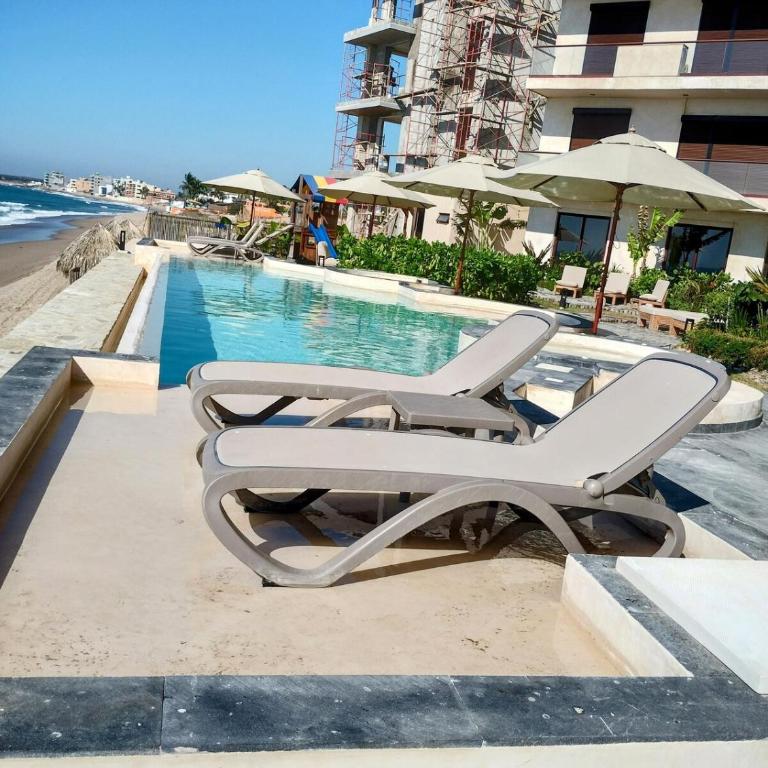 Beachfront apartment with private Jacuzzi - Apartamento de 2 dormitorios con balcón y vistas al mar - 94