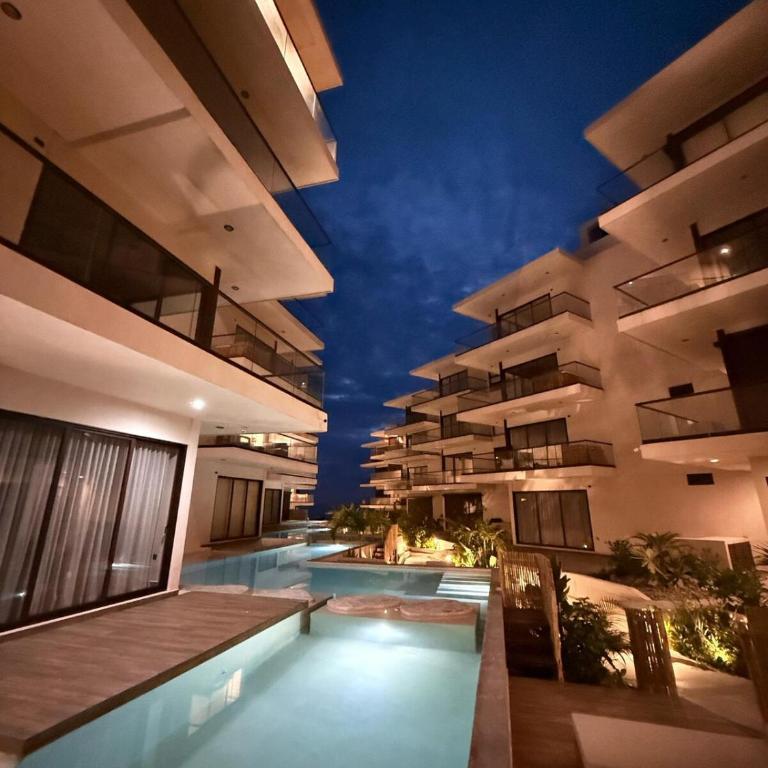 Beachfront apartment with private Jacuzzi - Apartamento de 2 dormitorios con balcón y vistas al mar - 95