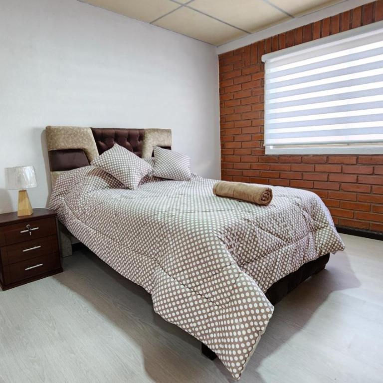 Casa familiar de 2 pisos en condominio privado - Room #1585940301 - 18
